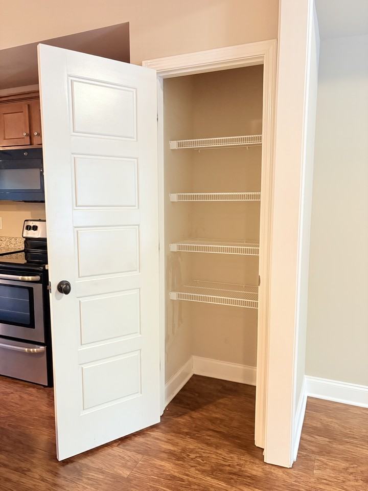 105 Riverwood Ave #F4 - Photo 5 of 18