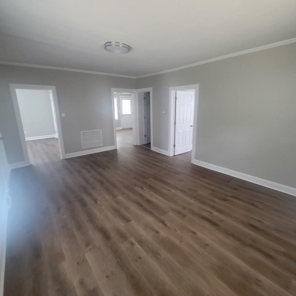 989 Harris St #NA - Photo 2 of 7