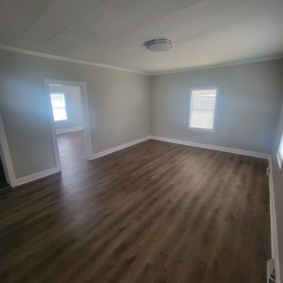 989 Harris St #NA - Photo 3 of 7