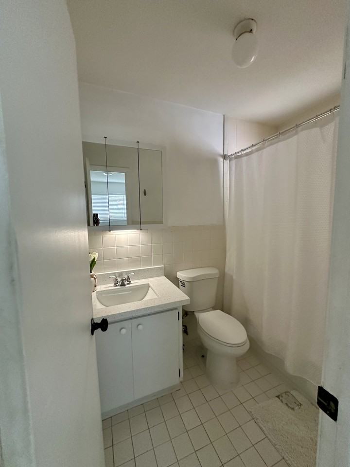 3041 W 76th St #B209 - Photo 4 of 19