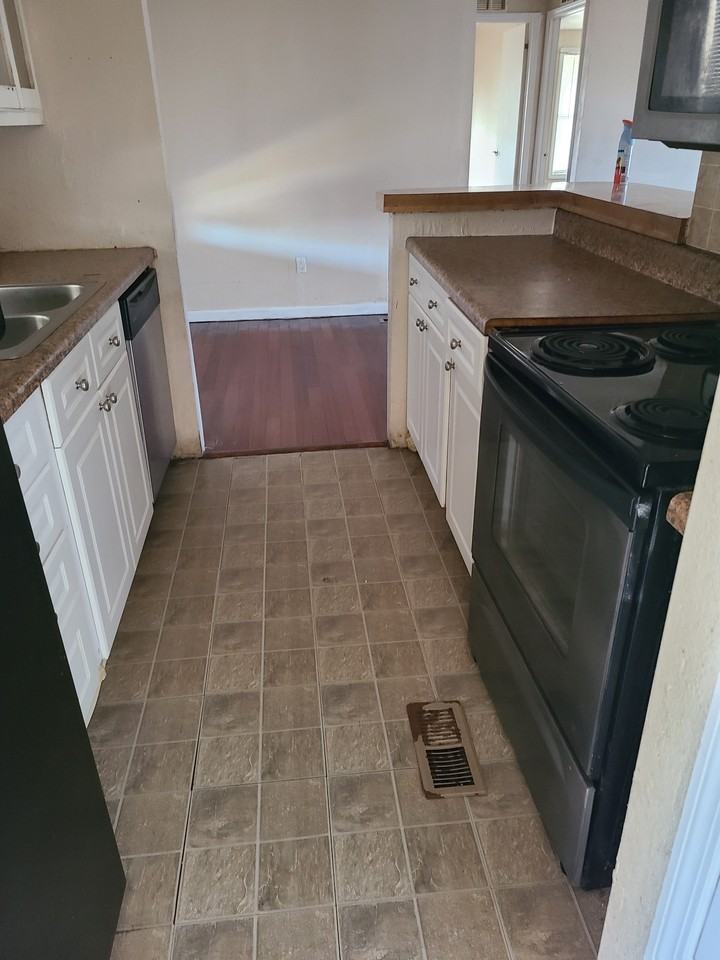 5318 Dianthus St #NA - Photo 3 of 9