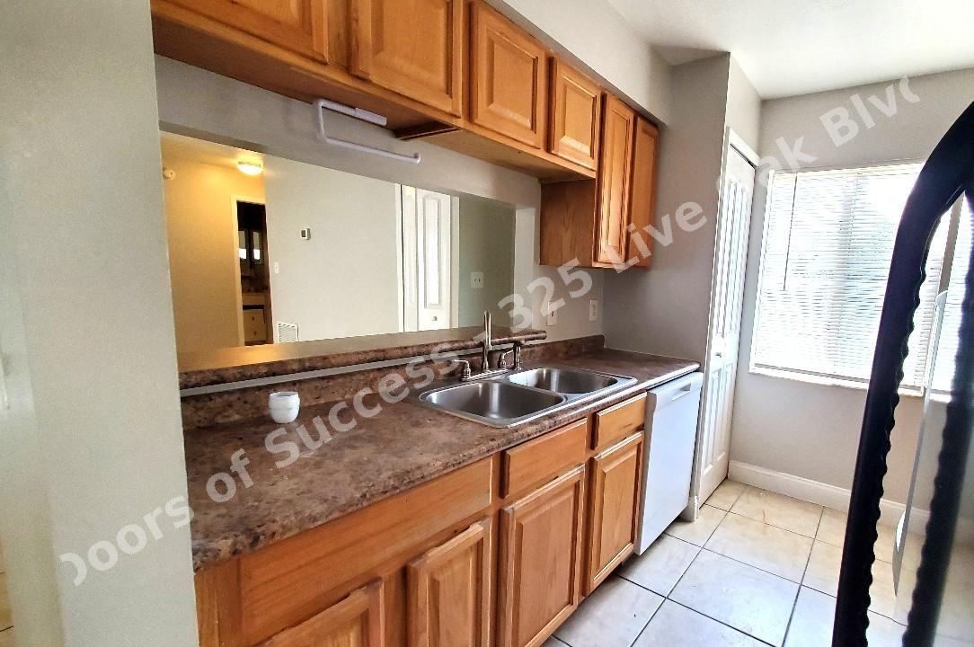 325 Live Oak Blvd #NA - Photo 3 of 18