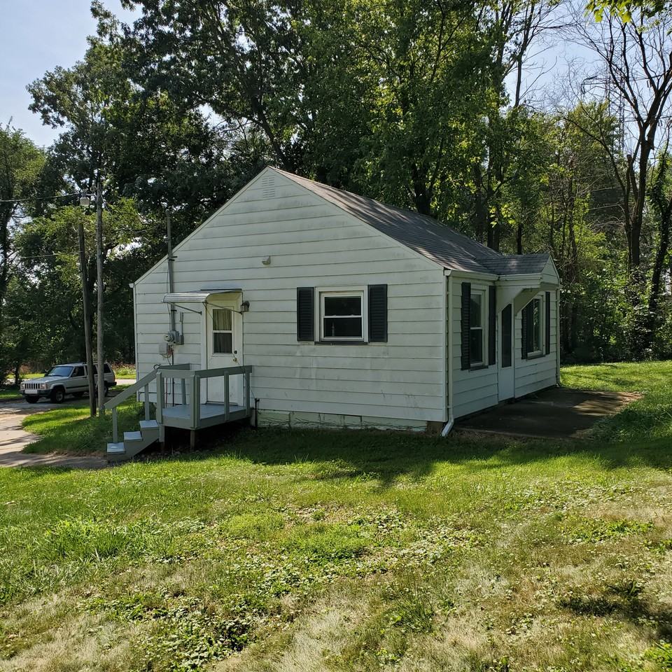 223 W Division Rd #NA - Photo 2 of 10