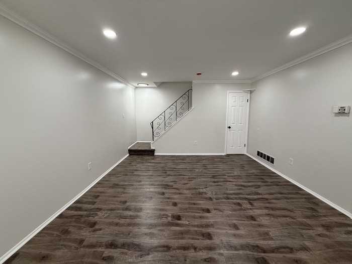 2041 Harbour Dr - Photo 3 of 37
