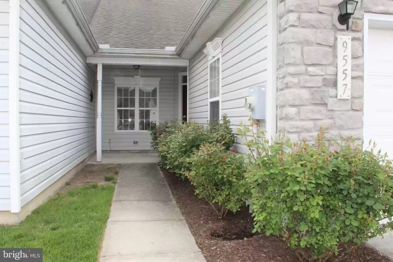 9557 Wedge Way #NA - Photo 3 of 32