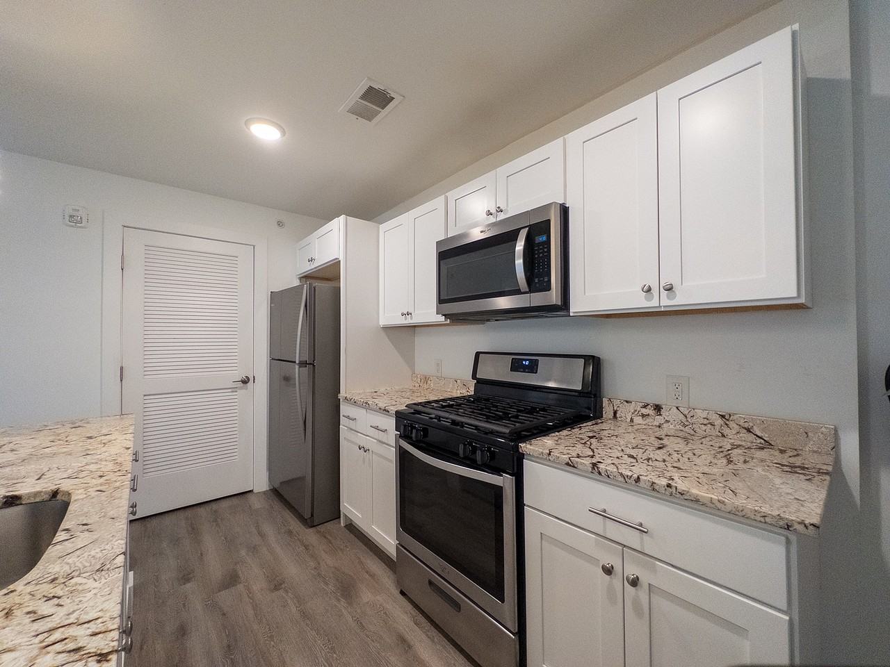 Mount Laurel Manor Apartments - Photo 2 of 34