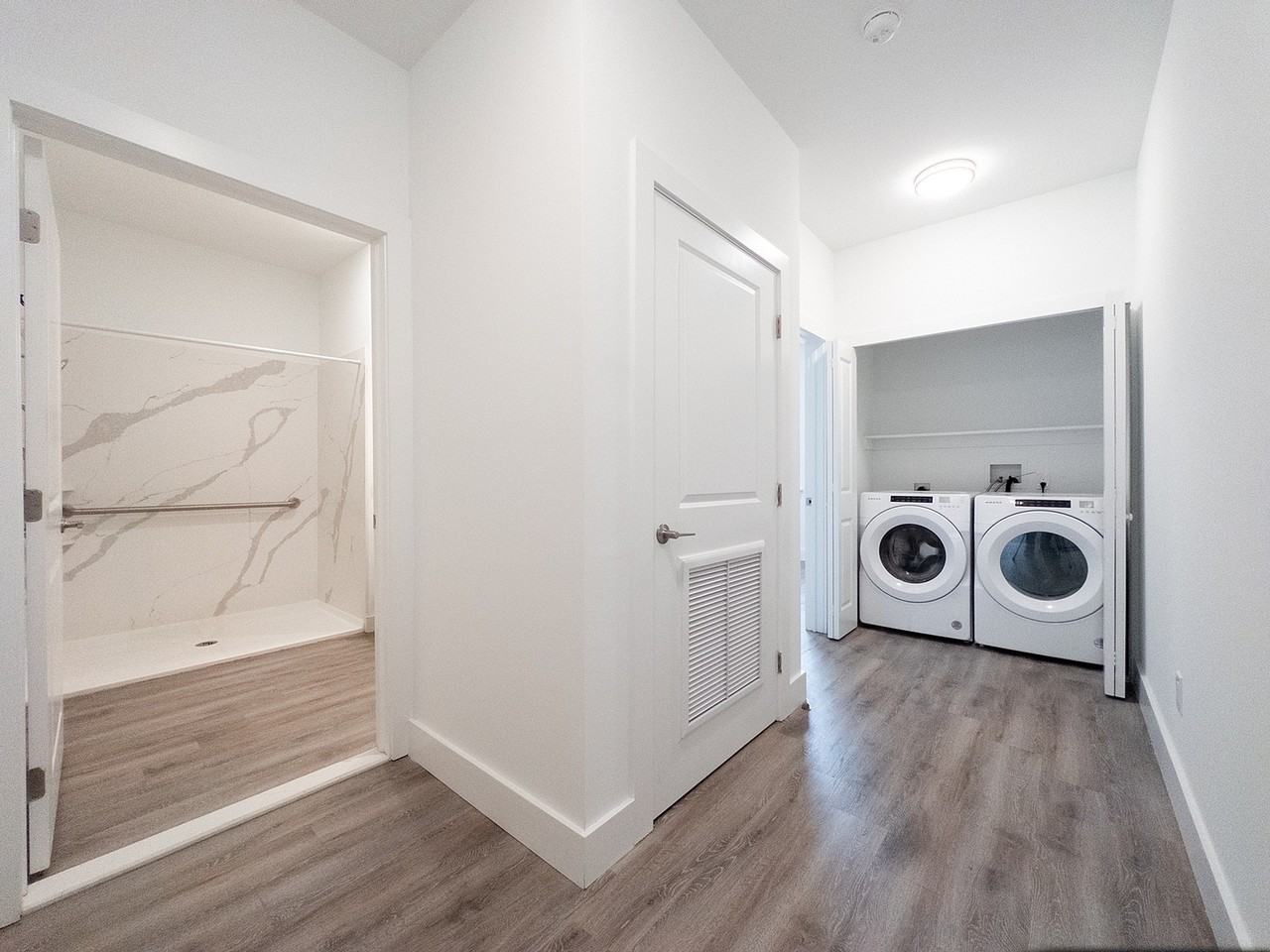 Mount Laurel Manor Apartments - Photo 3 of 34