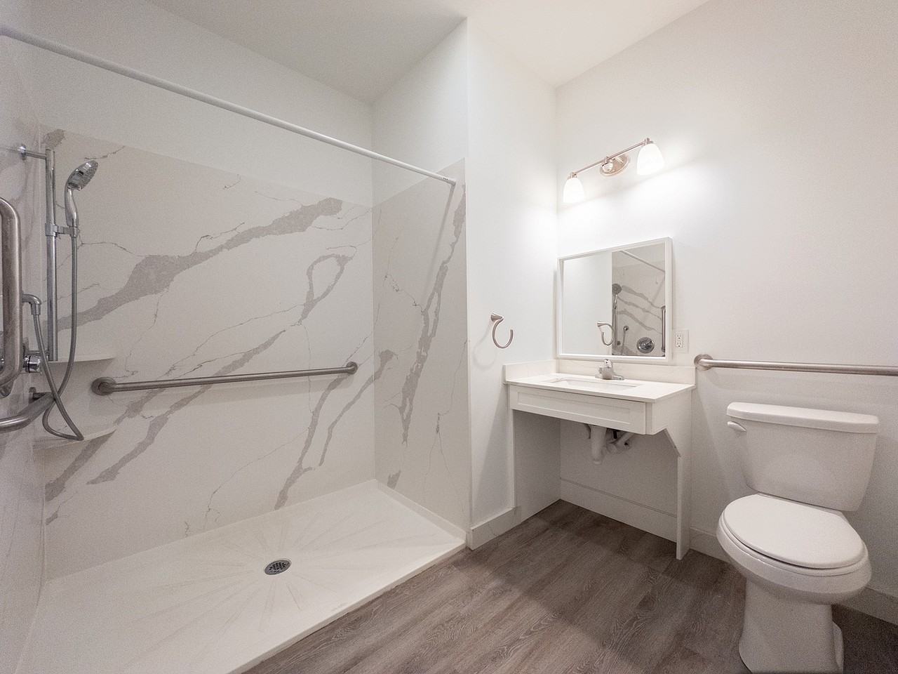 Mount Laurel Manor Apartments - Photo 4 of 34