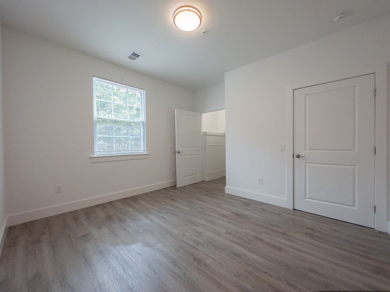 Mount Laurel Manor Apartments - Photo 6 of 34