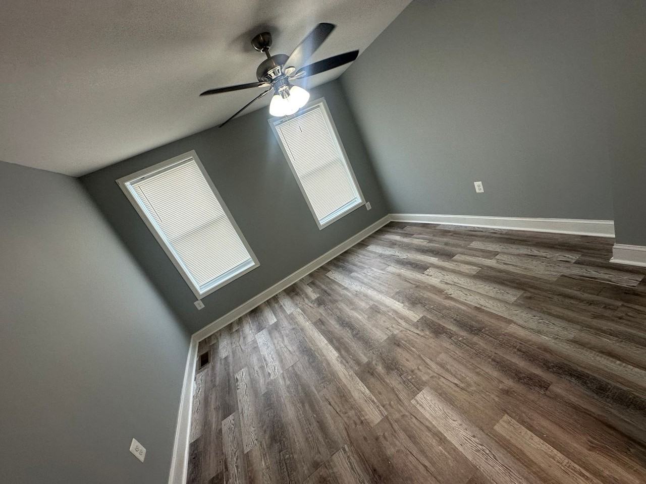 2523 E Biddle St - Photo 2 of 10