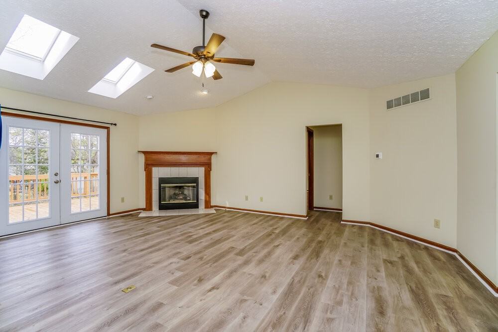 6809 Riverside Glen Ct - Photo 5 of 17