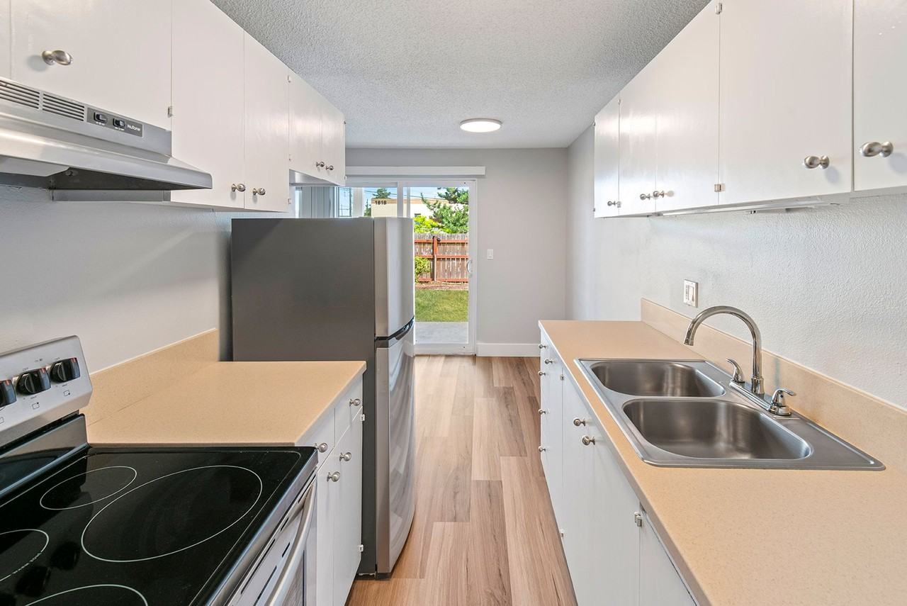 LOW RENTS | Unionaire Apartments | NEW MANAGER! - Photo 2 of 17