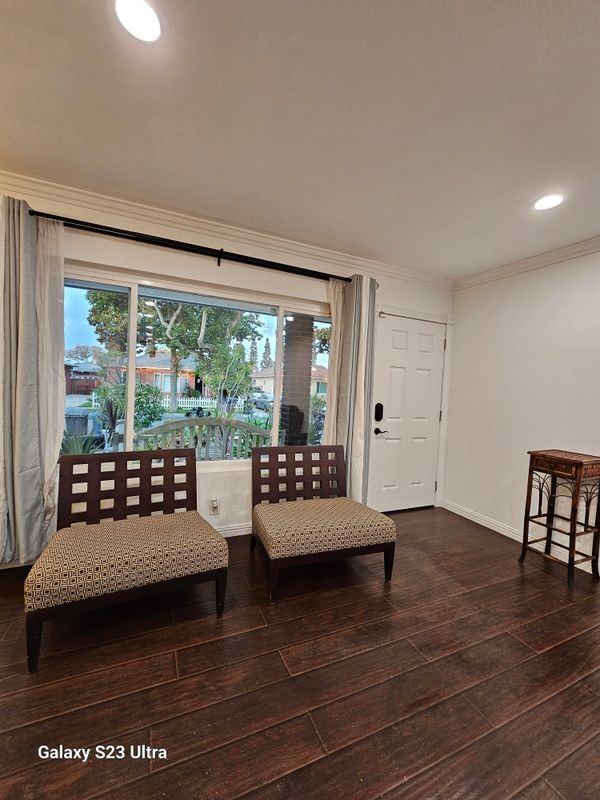 5029 Adenmoor Ave - Photo 3 of 43