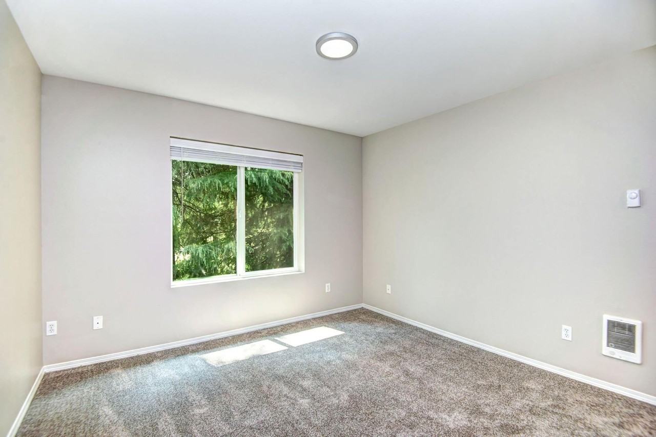 3 bedroom 2.5 bath townhomes - Photo 4 of 25