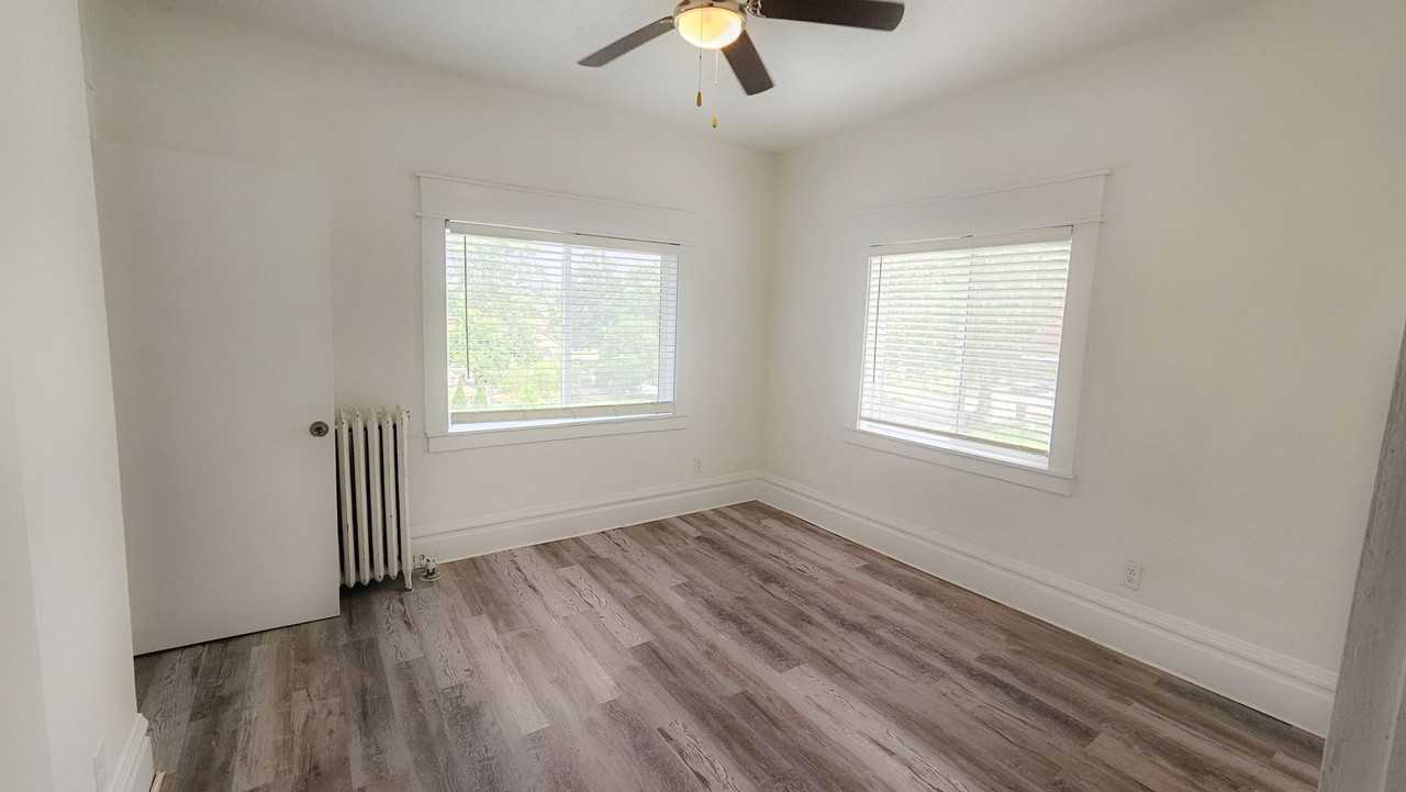 BG - 1076 21st St - Photo 5 of 11