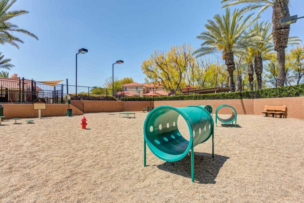 1701 E D St - Photo 6 of 20