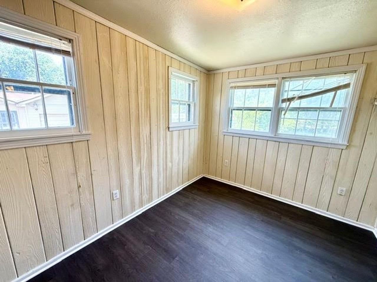 3716 Parkwood St - Photo 7 of 20