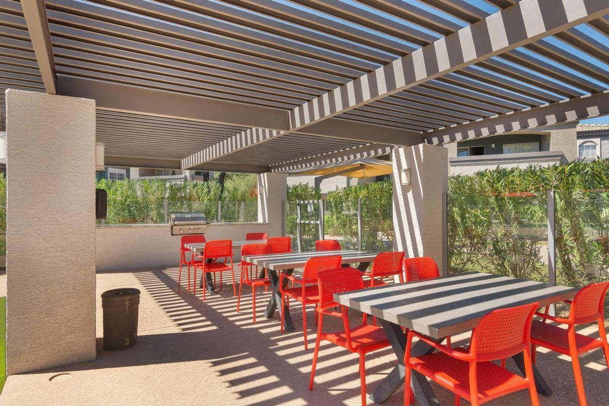 825 W Queen Creek Rd - Photo 5 of 17