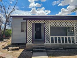 featured image of 502 E 7th St