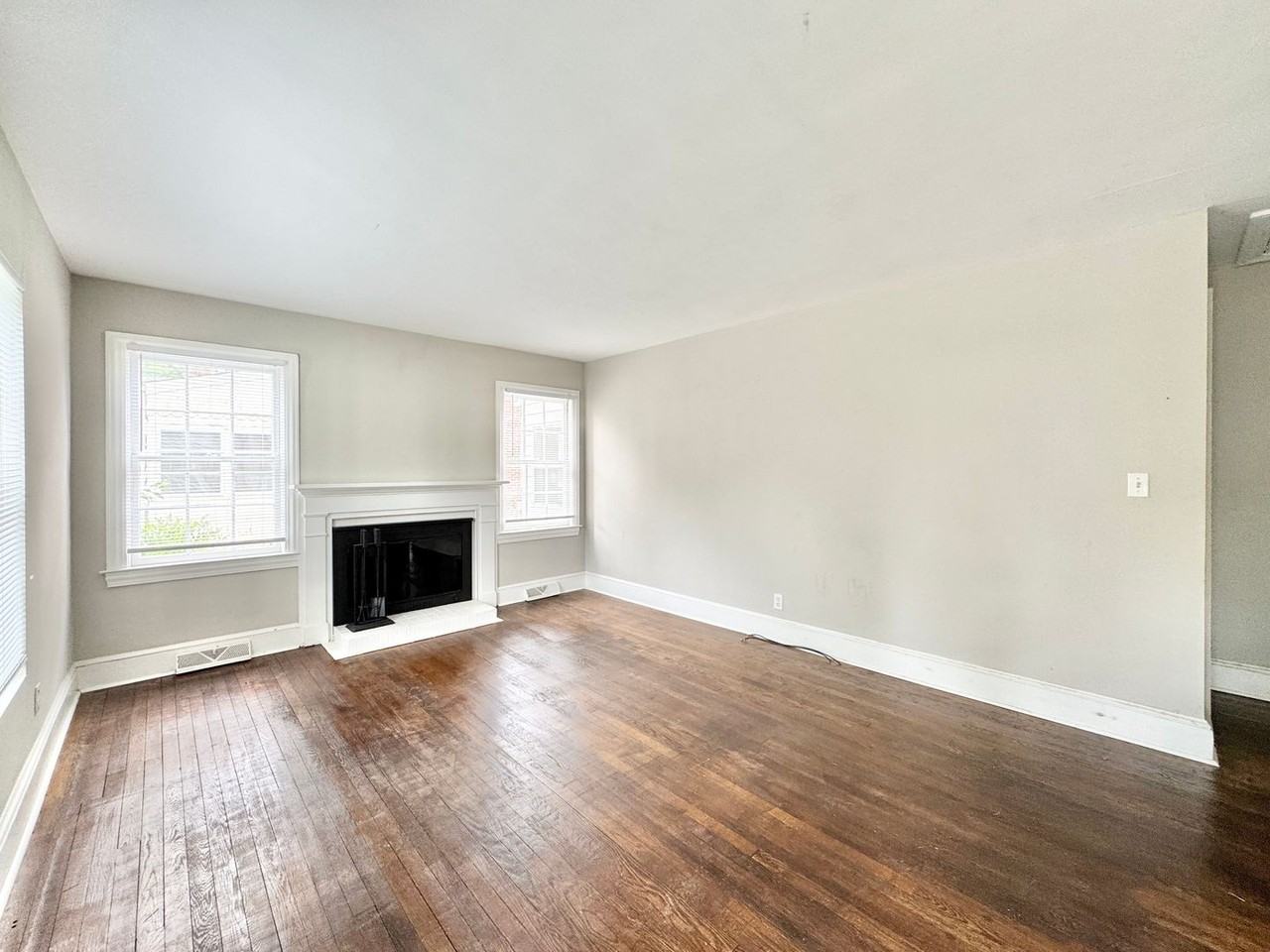 2318 Lawndale Dr - Photo 2 of 14