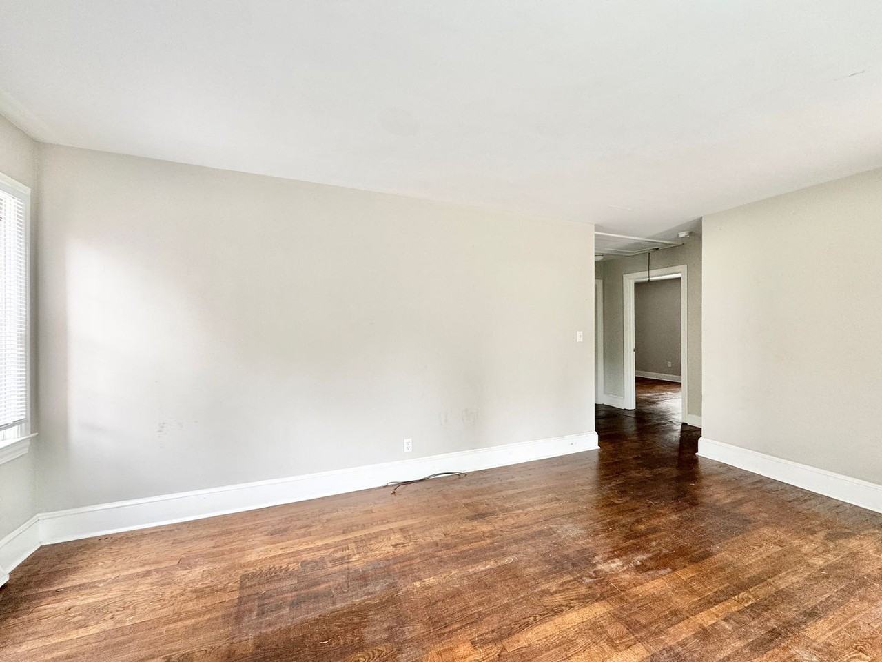 2318 Lawndale Dr - Photo 3 of 14