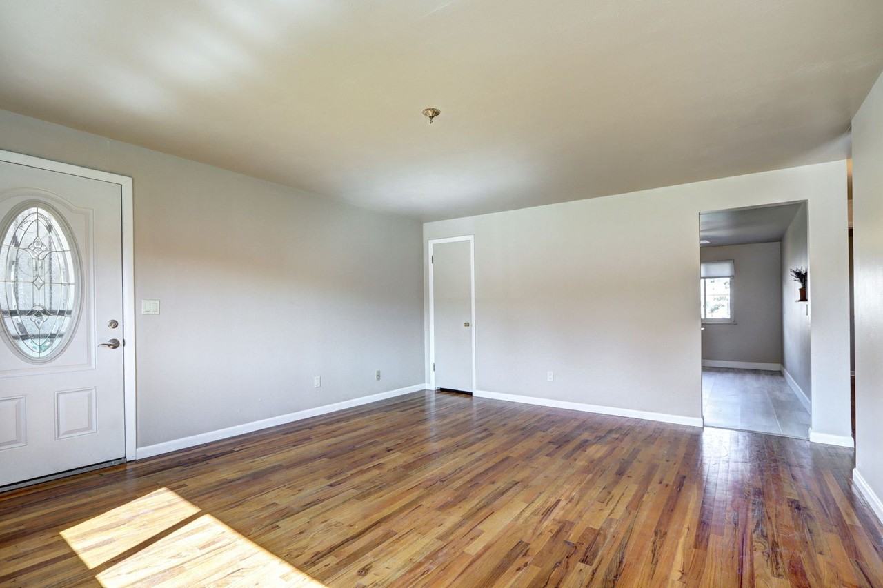 1064 S Yarrow St - Photo 2 of 28