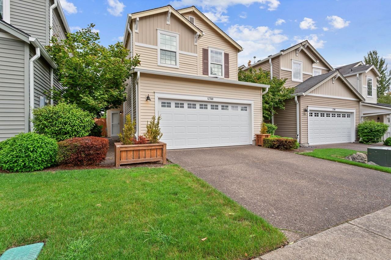 12760 Sw Merganser Ln - Photo 2 of 32