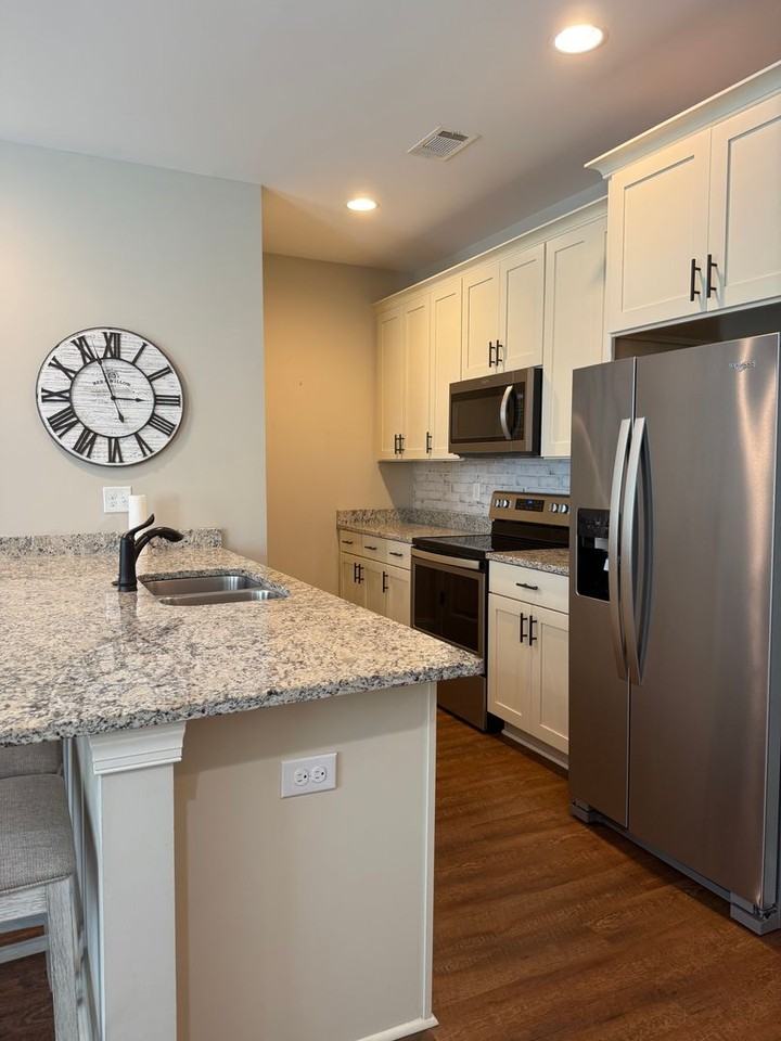 3855 Academy Dr - Photo 4 of 34