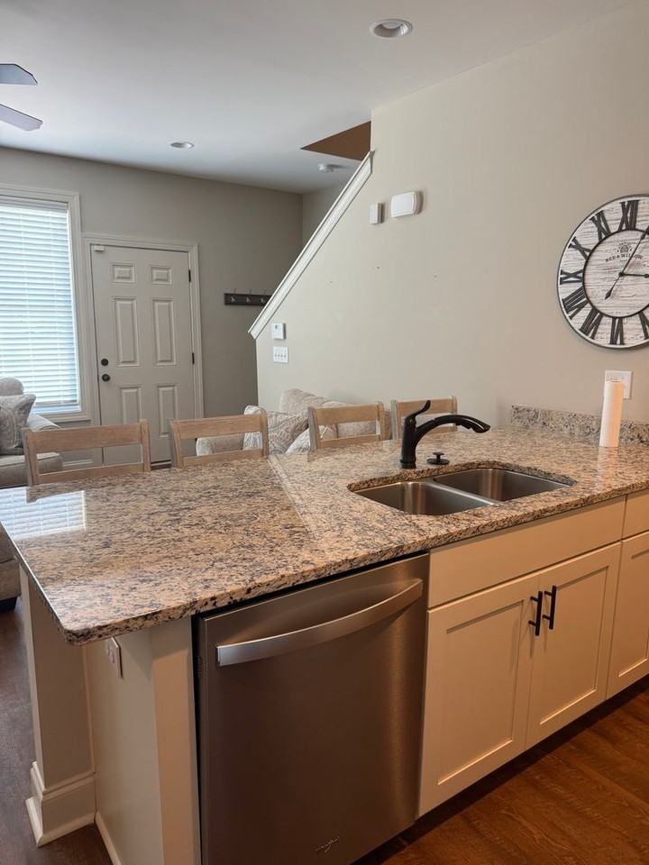 3855 Academy Dr - Photo 5 of 34