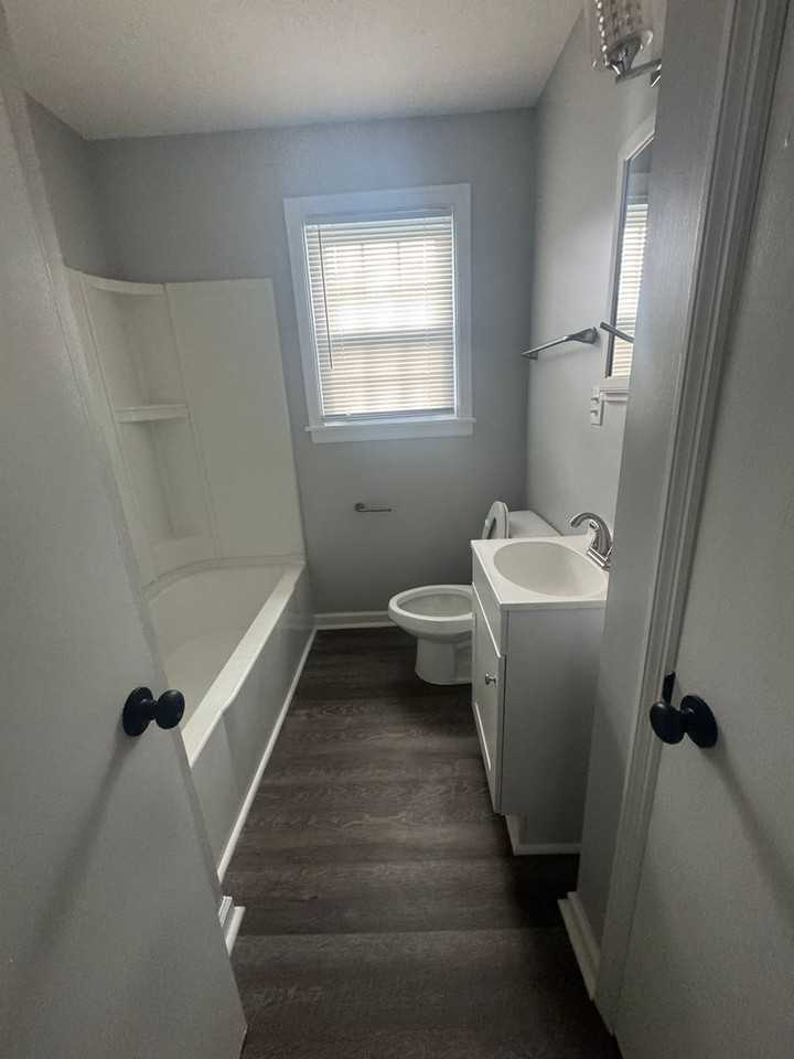 127 Meridian Ave - Photo 4 of 8