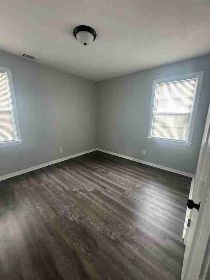 127 Meridian Ave - Photo 7 of 8