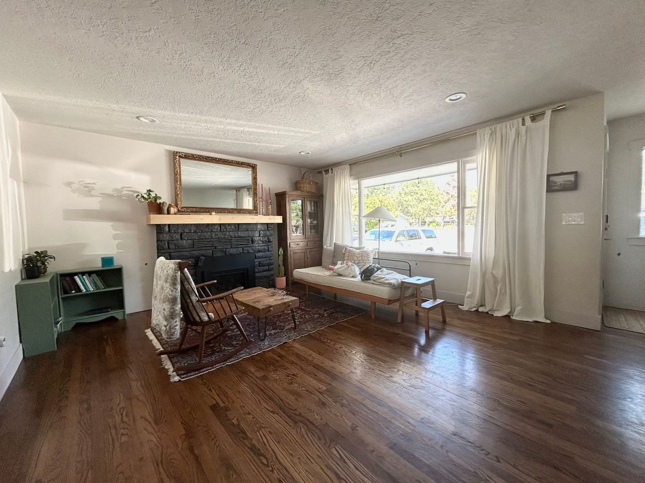 3529 N 36th St - Photo 3 of 29