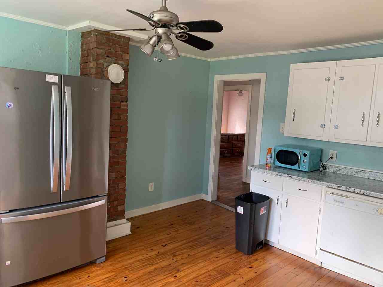120 Martin St - Photo 3 of 20
