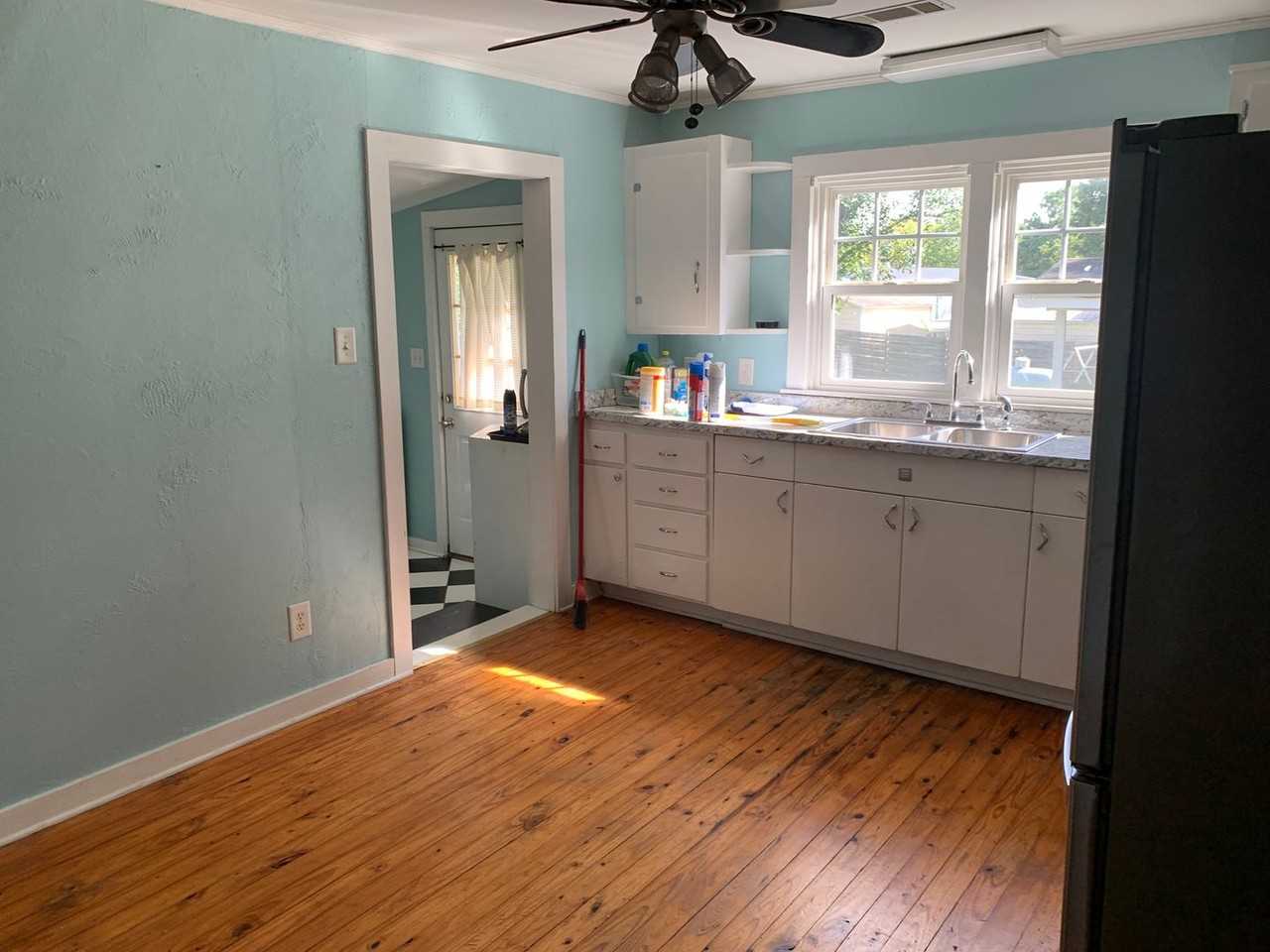 120 Martin St - Photo 4 of 20
