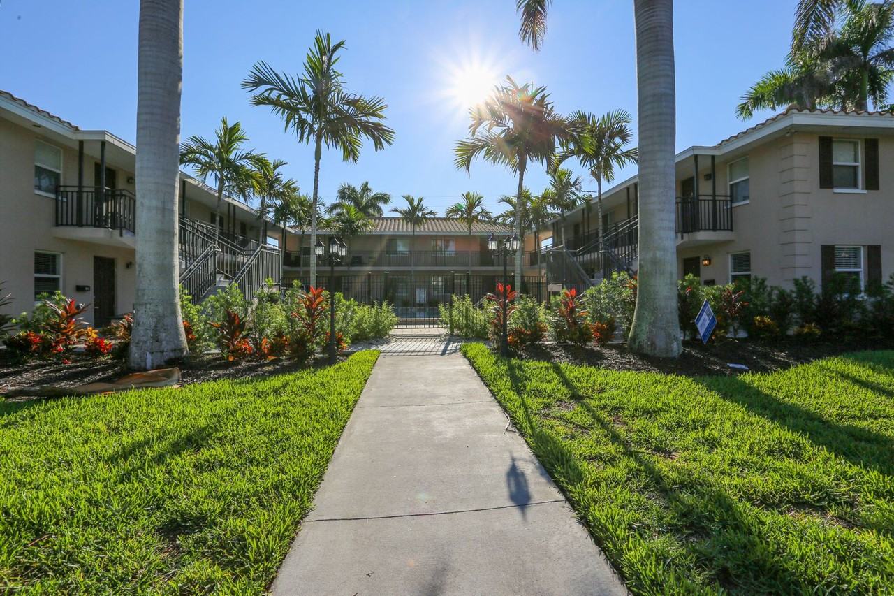 2102 Alamanda Dr #104 - Photo 4 of 20