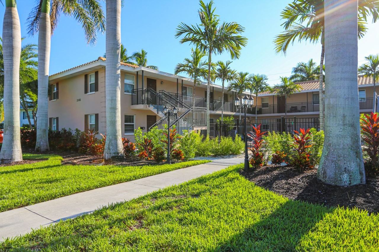 2102 Alamanda Dr #104 - Photo 5 of 20