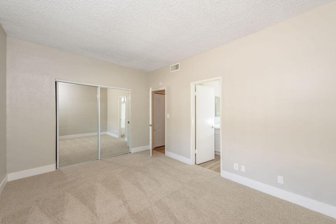 1435 Stanley Ave - Photo 3 of 50