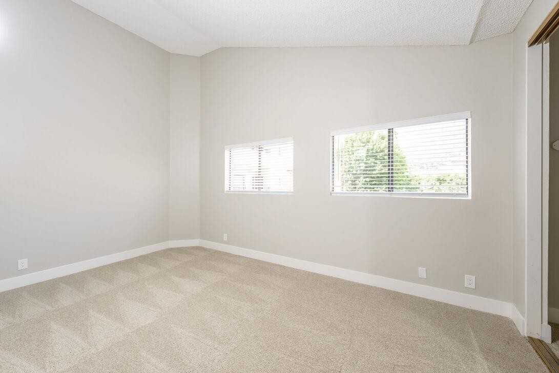 1435 Stanley Ave - Photo 6 of 50