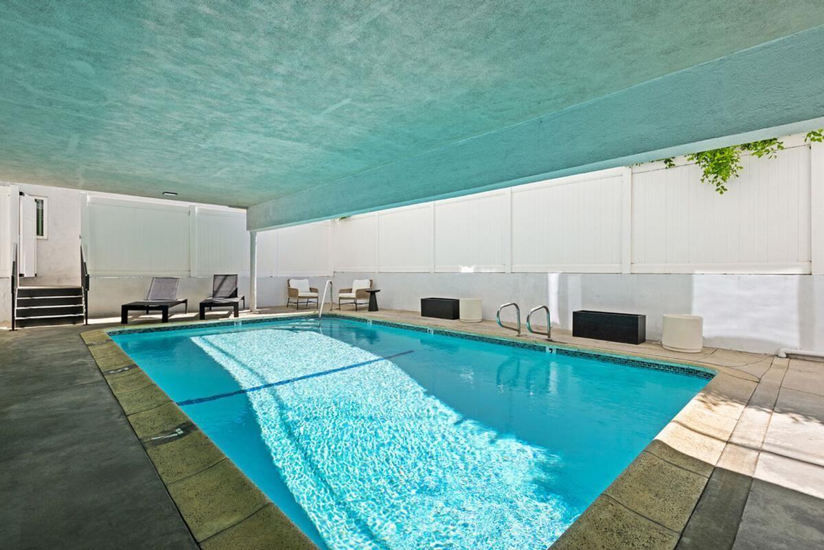 1435 Stanley Ave - Photo 7 of 50