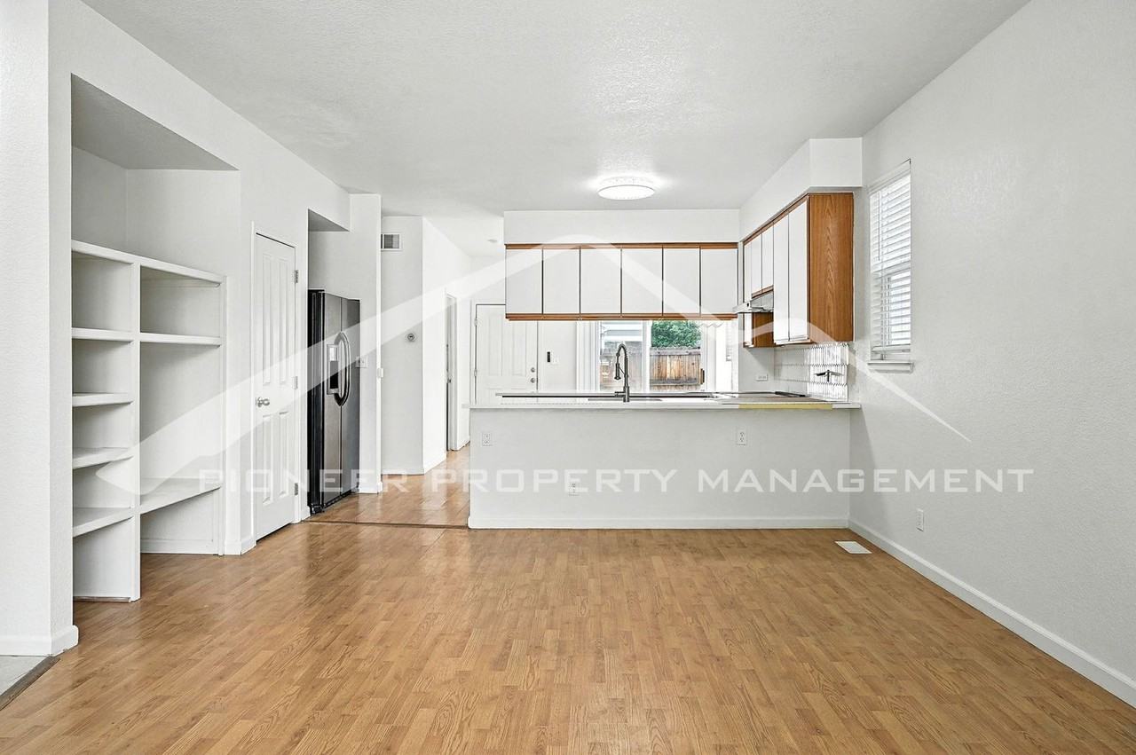1726 Depew St - Photo 4 of 21