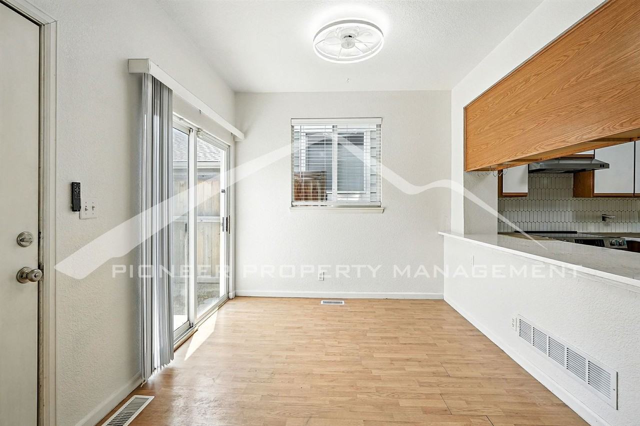 1726 Depew St - Photo 6 of 21