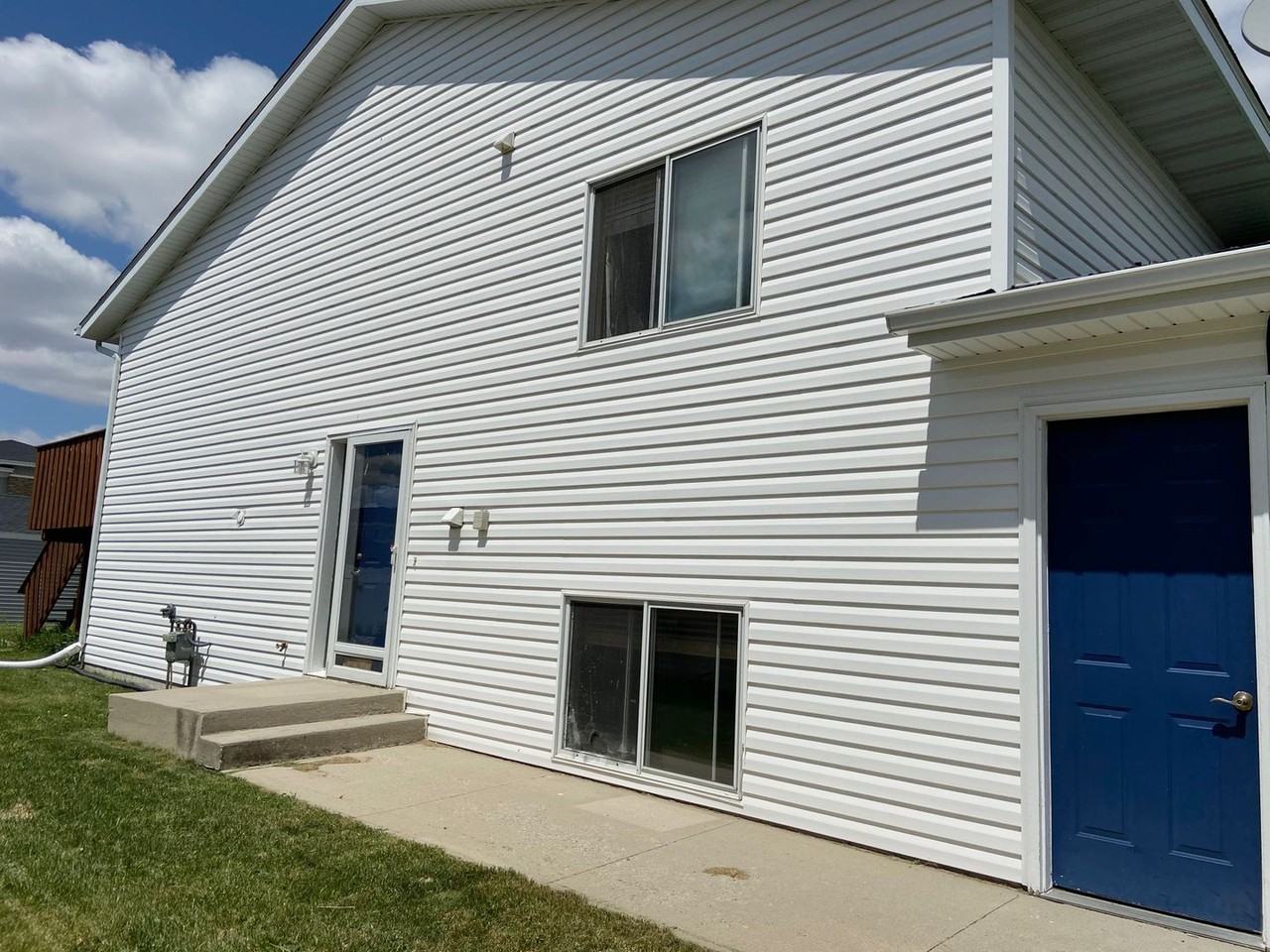 2574 Amber Valley Ct S - Photo 3 of 5