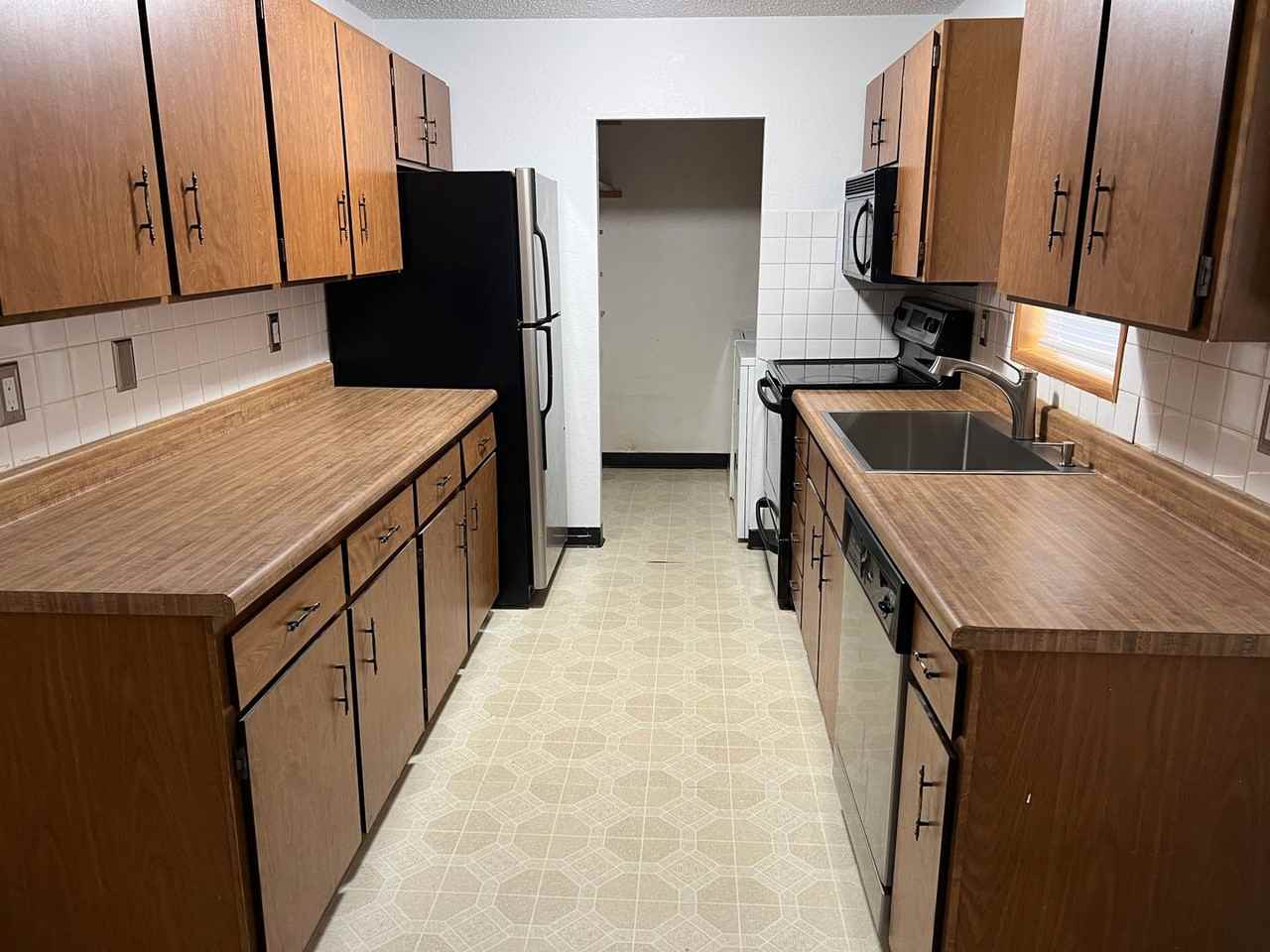 1100 W Turnaround - Photo 3 of 13