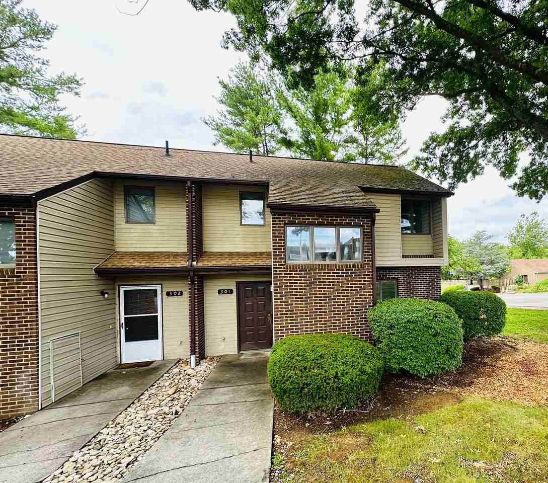 301 Shenandoah Cir - Photo 2 of 24