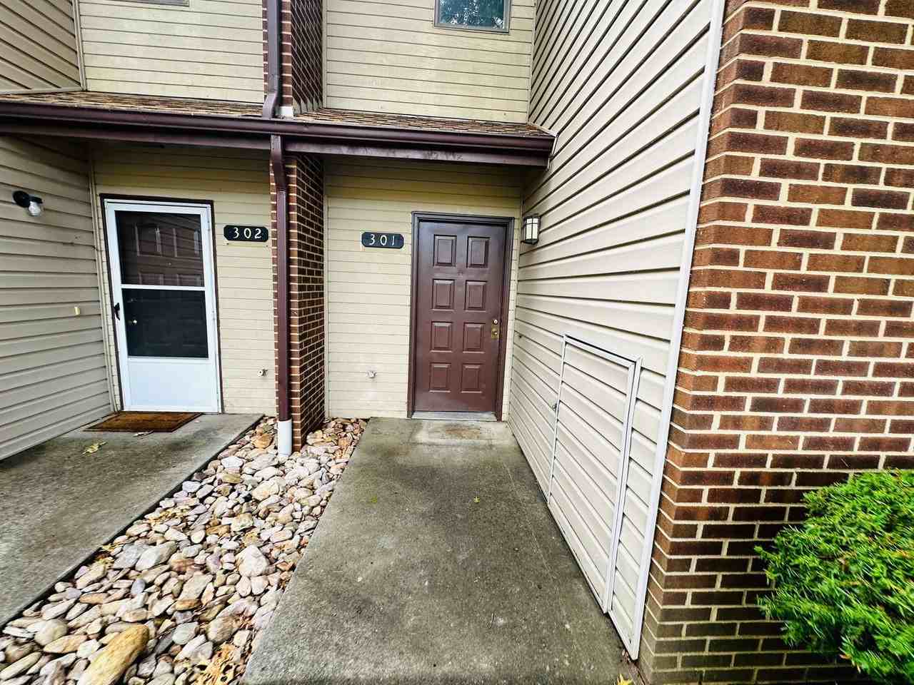 301 Shenandoah Cir - Photo 4 of 25