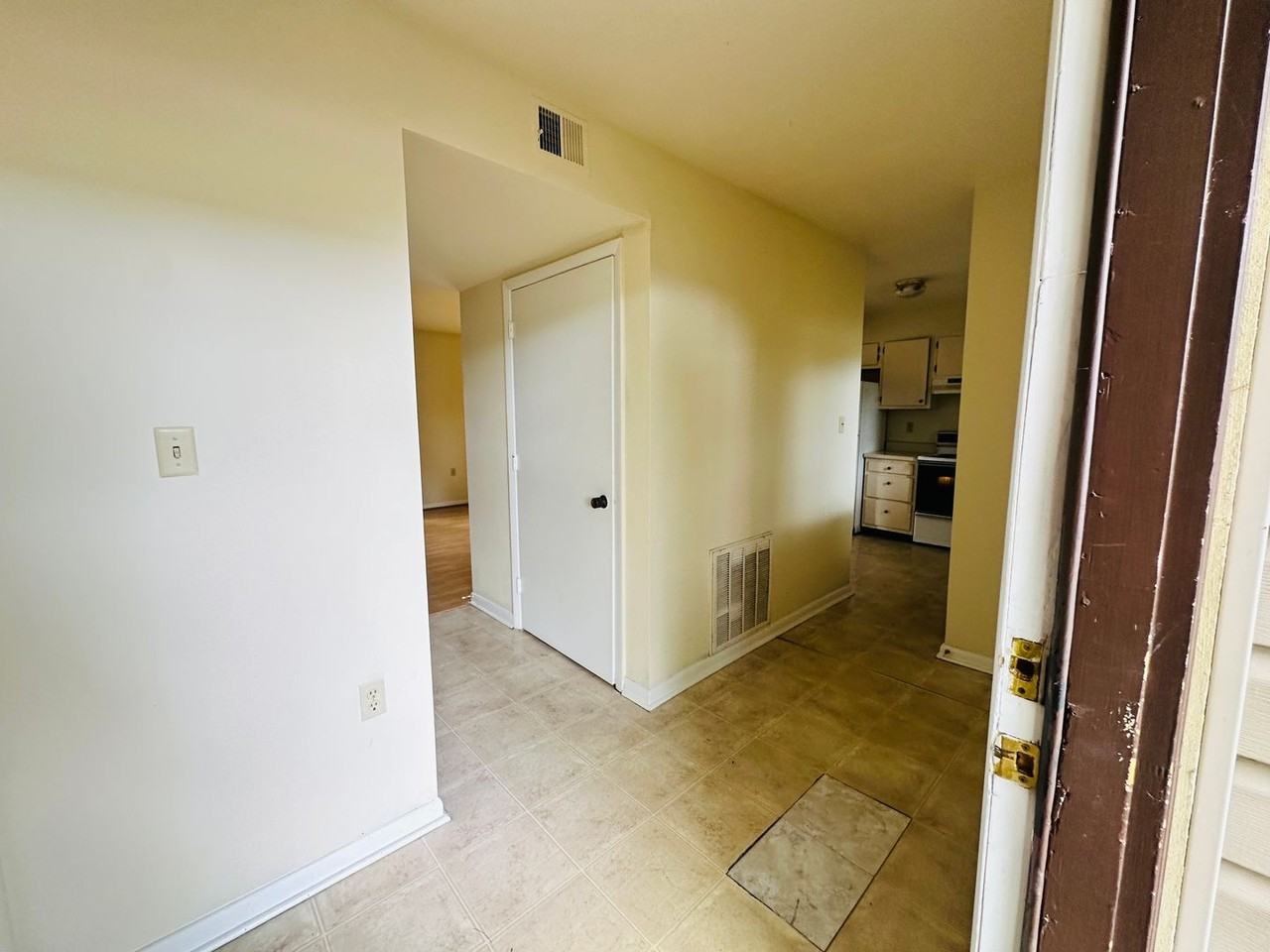 301 Shenandoah Cir - Photo 5 of 25