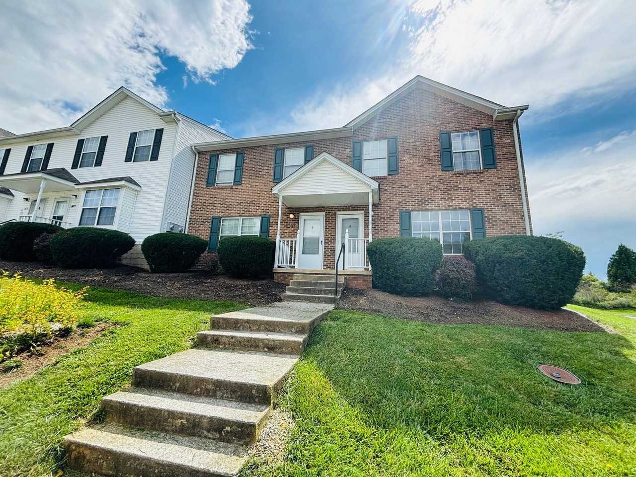 1429 Christine Ct - Photo 2 of 22