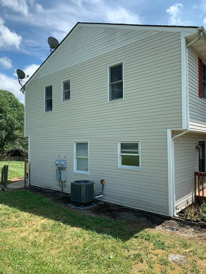 2837 Walls Branch Rd - Photo 2 of 15