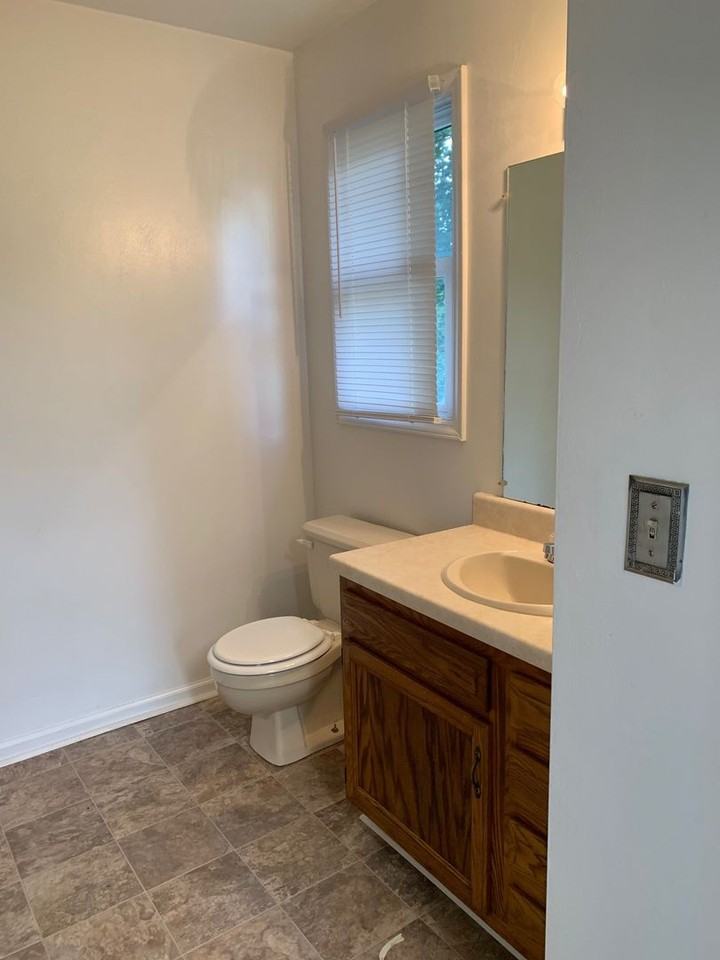 2837 Walls Branch Rd - Photo 6 of 15