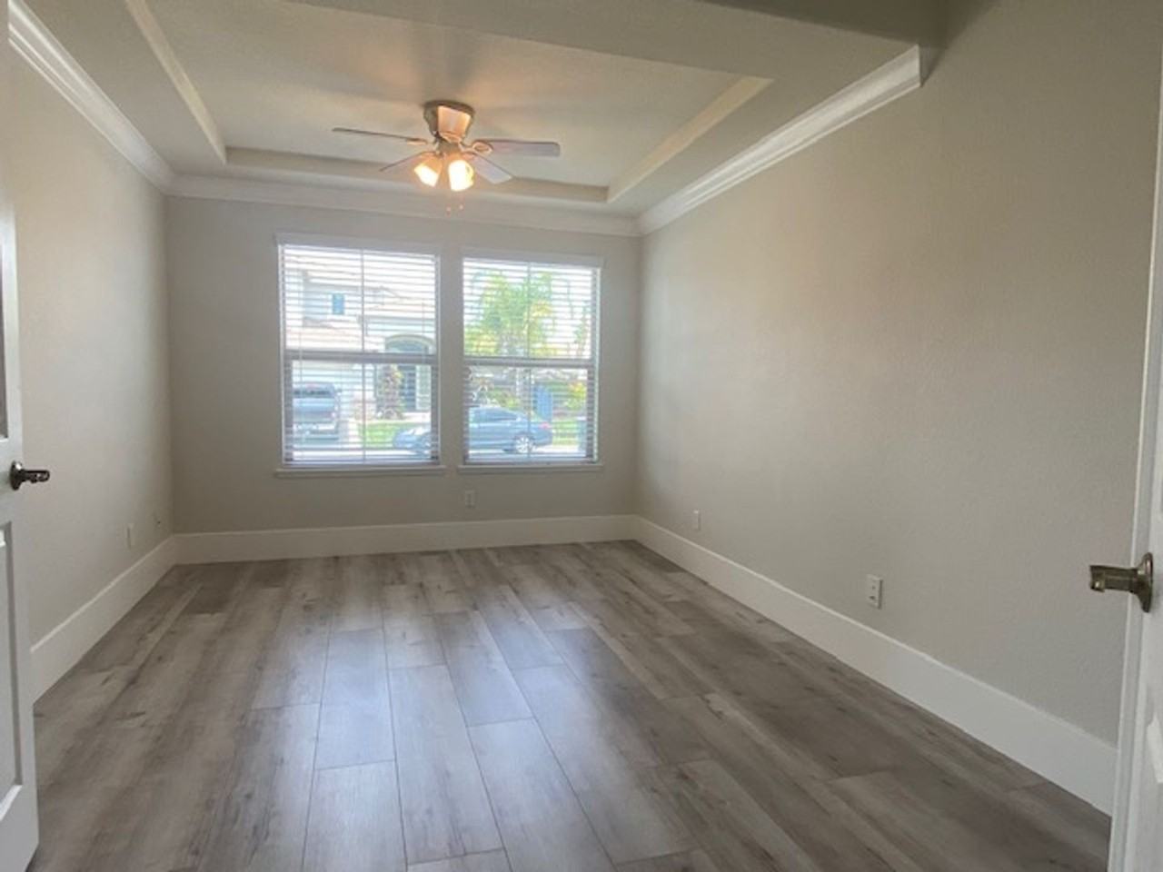 1957 Saint Patrick Way - Photo 4 of 18
